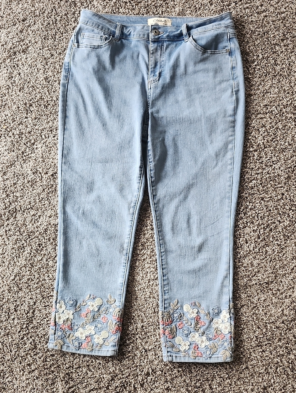 CHARLIE B Light Blue Cropped Jeans with Floral Embroidery